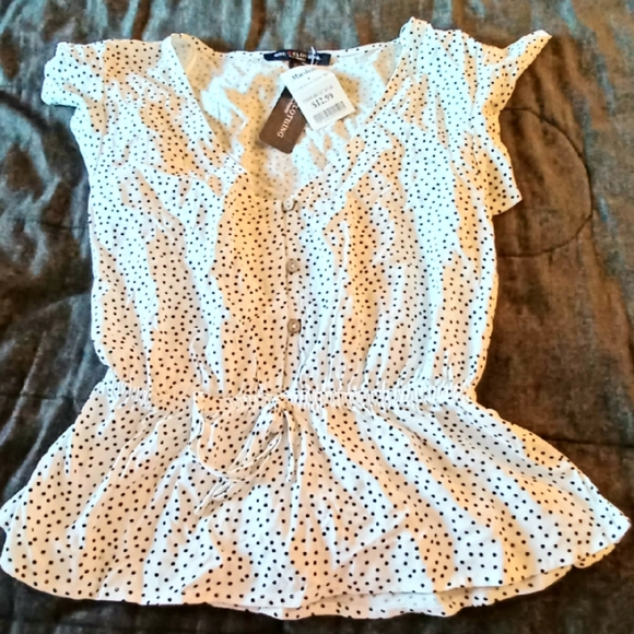 NWT Women's One Clothing Brand Polka Dot Top - Picture 4 of 4